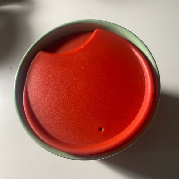 Starbucks 2020 Christmas mug limited edition with lid - Picture 2 of 3